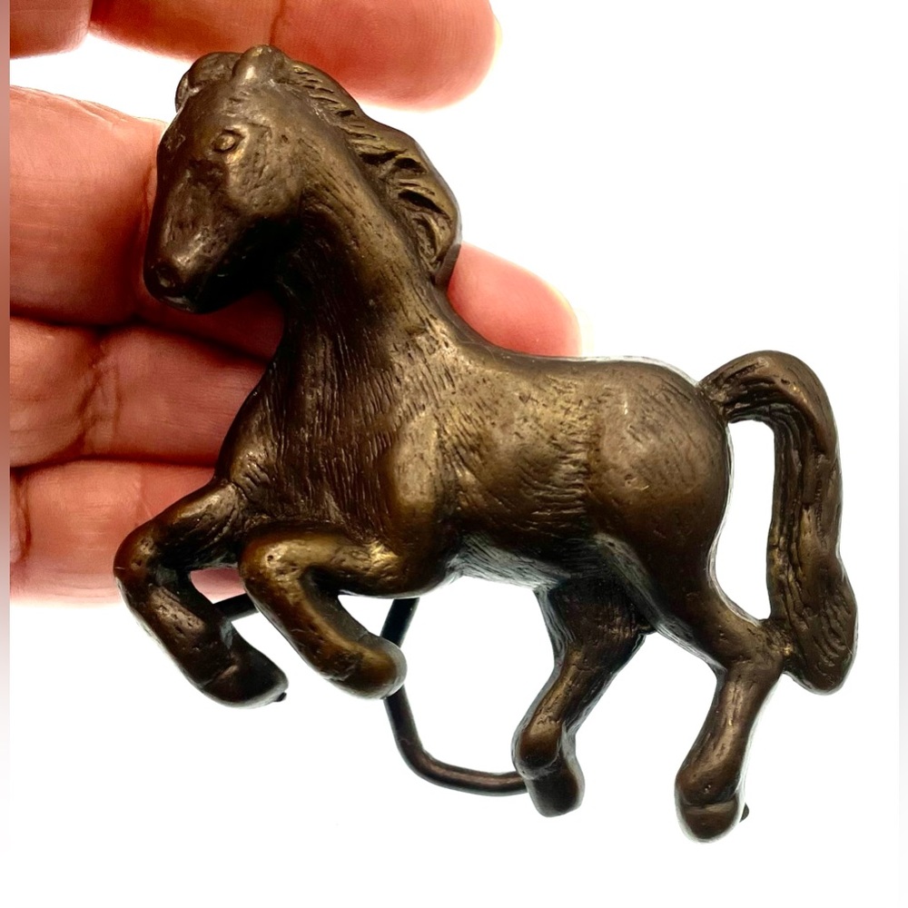 Vintage 1970s Equestrian Horse Free Form Jumping Brass Tone Belt Buckle MBCI - Picture 3 of 8